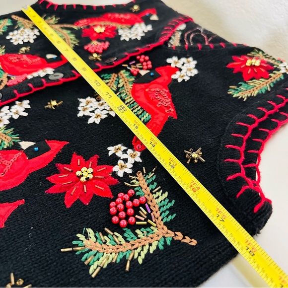 Kim Rogers Cardinal Embroidered Holiday Festive Sweater Vest Women’s Size Medium - Picture 7 of 9